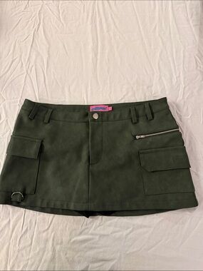 Edikted Olive Green Cargo Skort